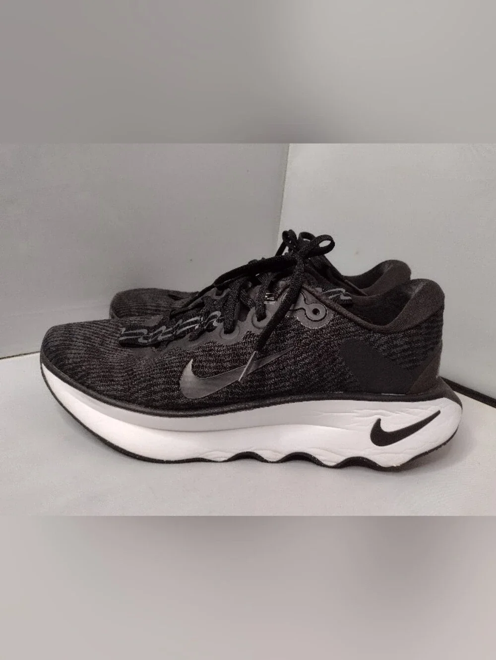 Nike Motiva Black Women's Size 9 Walking Running Shoes Sneakers F